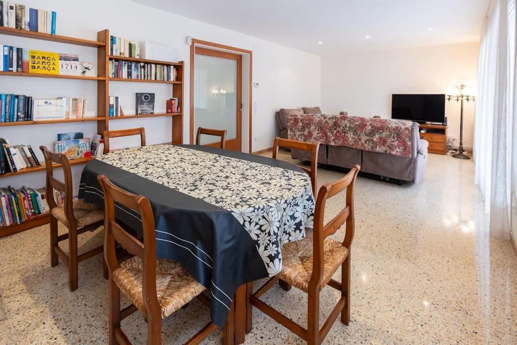 Niu D'Oreneta Canet De Mar Buitenkant foto